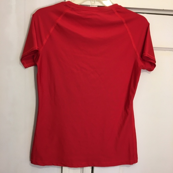 Under Armour Workout Moisture Wicking Top - Picture 5 of 5